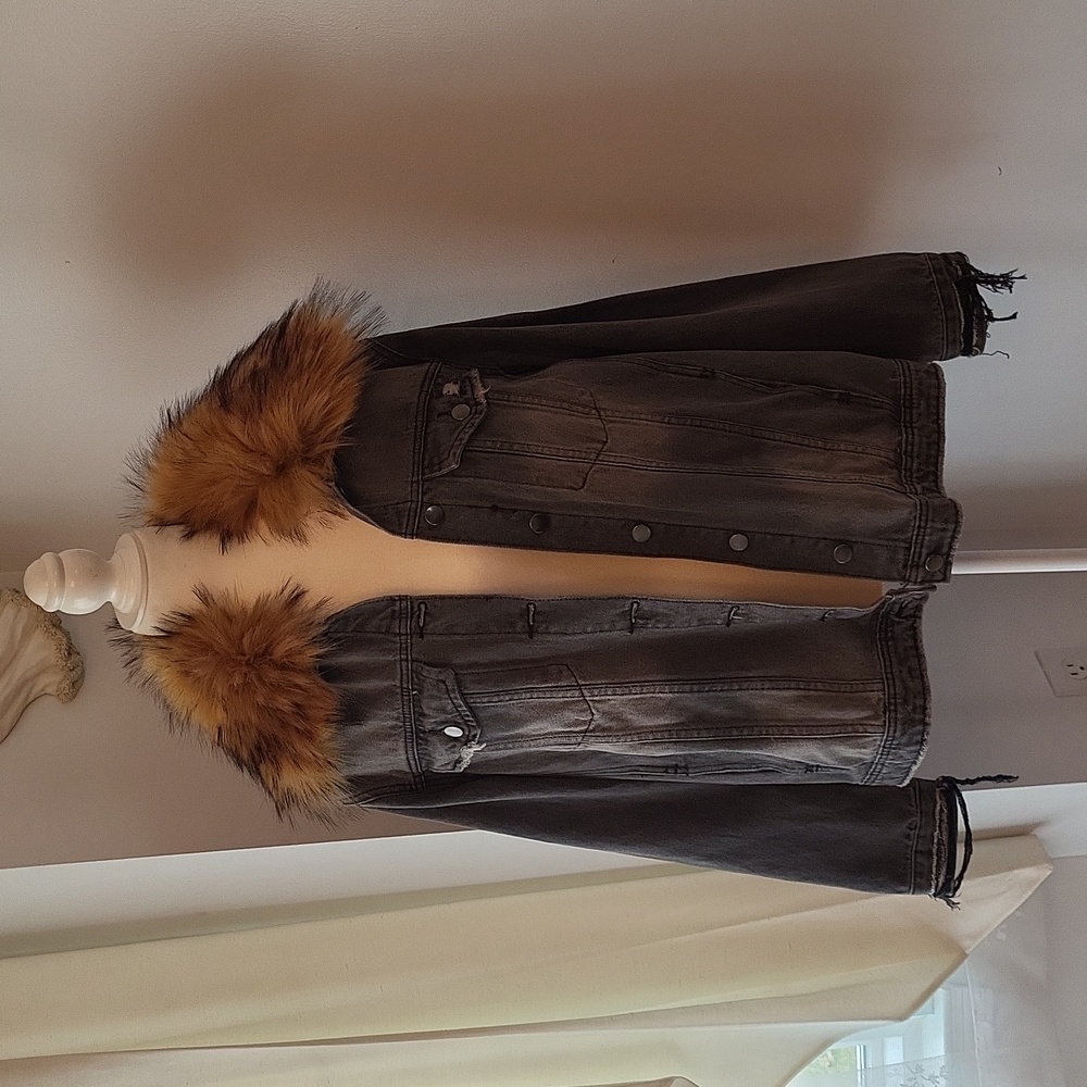 Buddy Love Jacket 🩶 - Picture 2 of 16